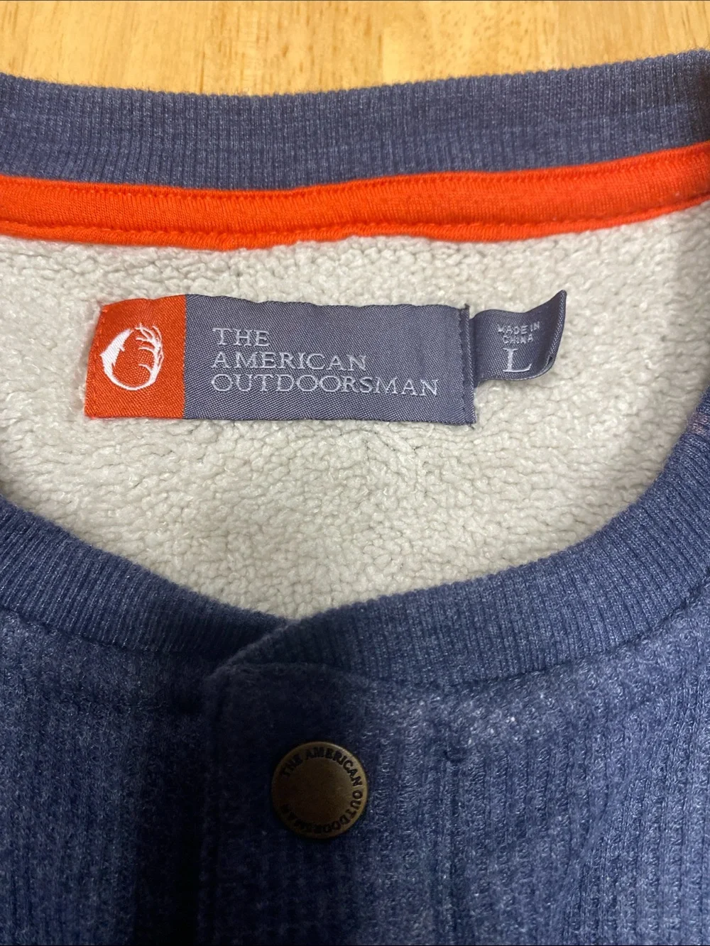 Men's Blue Henley Pullover Sweater Size L the American Outdoorsman - Picture 2 of 6